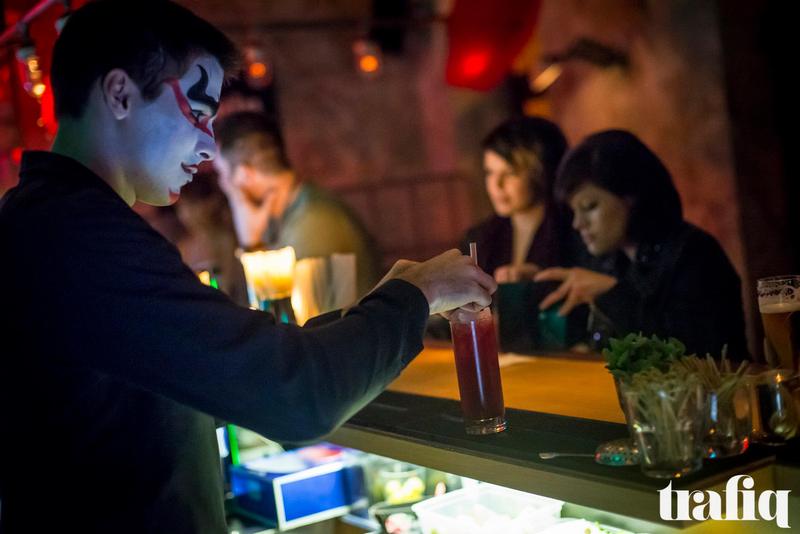 Trafiq Bar - Tokyo by night party - h&t smink, sminktanfolyam